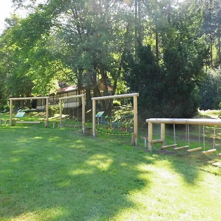 Holiday Log Cabin * فيلديمان